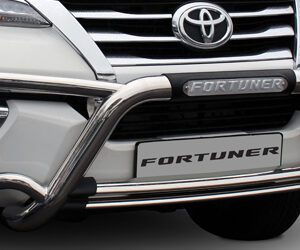 Fortuner GD6 Louvre Satainless/Steel Wrap Around Nudge bar