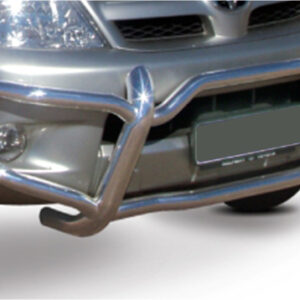 Toyota Hilux D4D with polished stainless steel wrap-around nudge bar