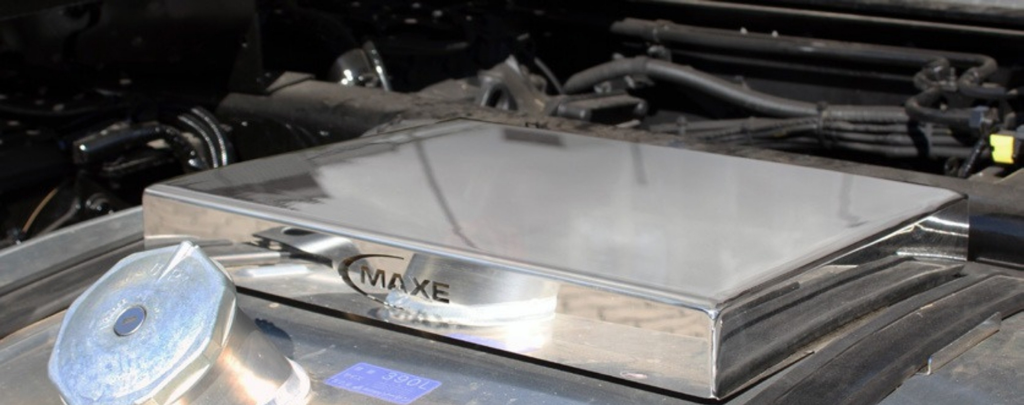 Hino 500 390L fuel tank guard by MAXE